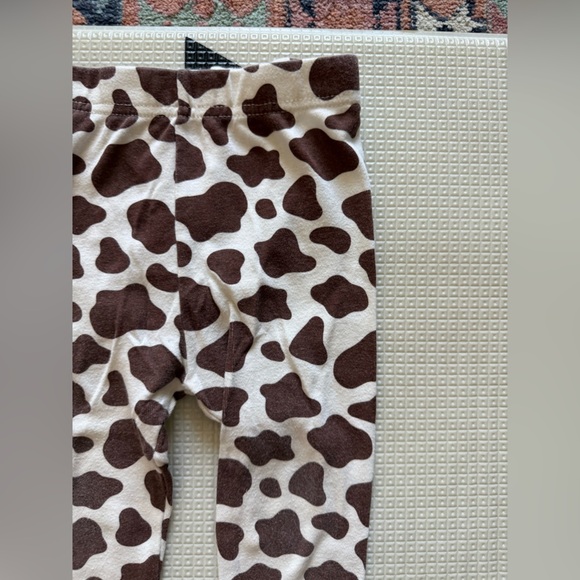 Old Navy|Baby girl/Toddler Brown and White Cow Printed Leggings,size 18-24M•Boho - Picture 2 of 4